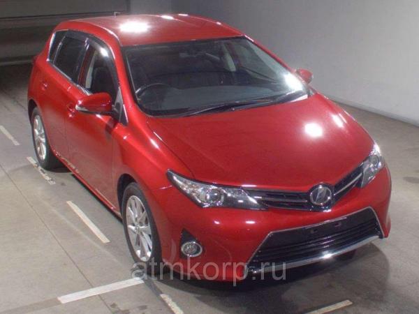 Хэтчбек TOYOTA AURIS год выпуска 2014 цвет красный